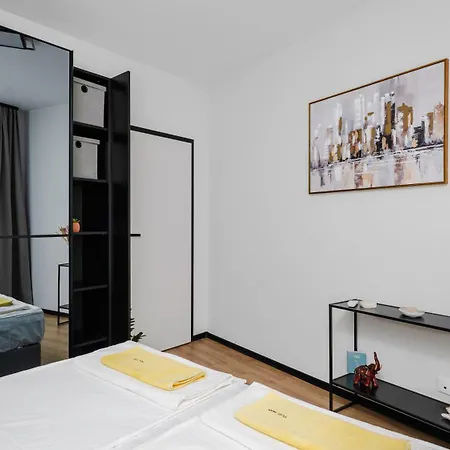 Fresh & Modern With Balcony By Flat Mаnager アパート