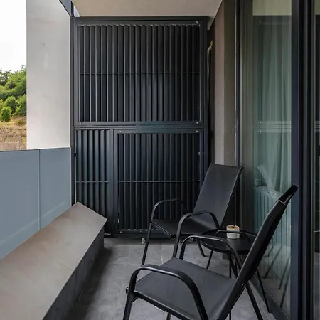 Fresh & Modern With Balcony By Flat Mаnager 公寓 *