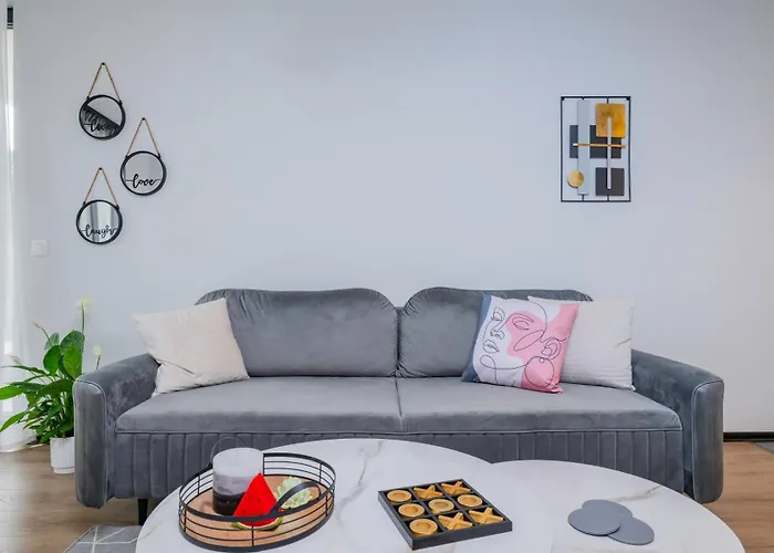 Fresh & Modern With Balcony By Flat Mаnager