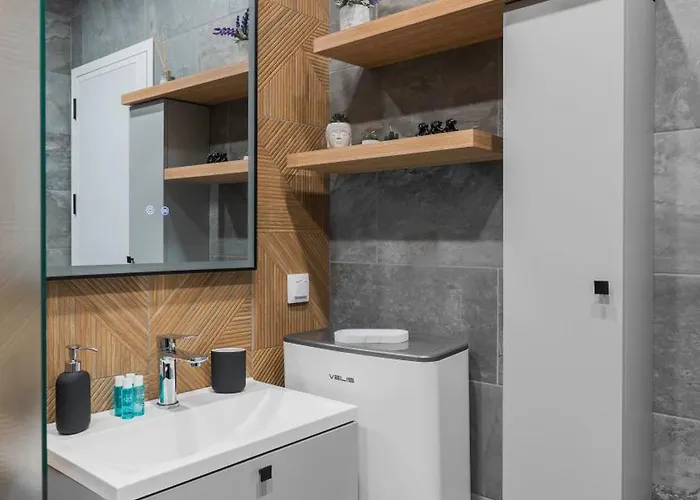 Fresh & Modern With Balcony By Flat Mаnager