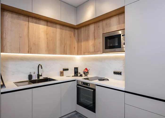 Fresh & Modern With Balcony By Flat Mаnager *