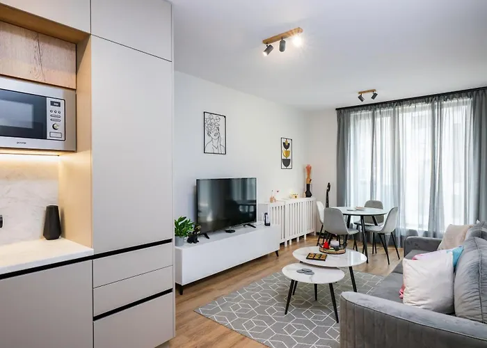 Fresh & Modern With Balcony By Flat Mаnager *