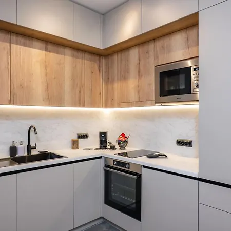 Fresh & Modern With Balcony By Flat Mаnager *