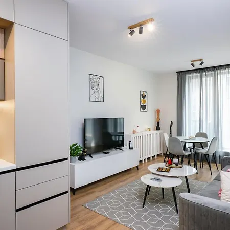 Fresh & Modern With Balcony By Flat Mаnager *